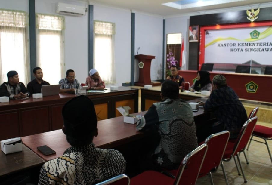 RAKOR: Kantor Kemenag Kota Singkawang melalui Seksi Pendidikan Islam mengadakan rapat koordinasi dengan FKPP.