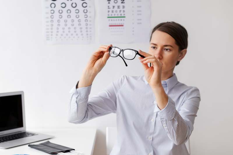 Ilustrasi menjaga kesehatan mata.