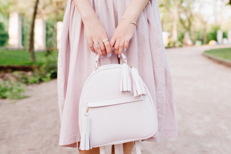 Ilustrasi tas branded wanita.