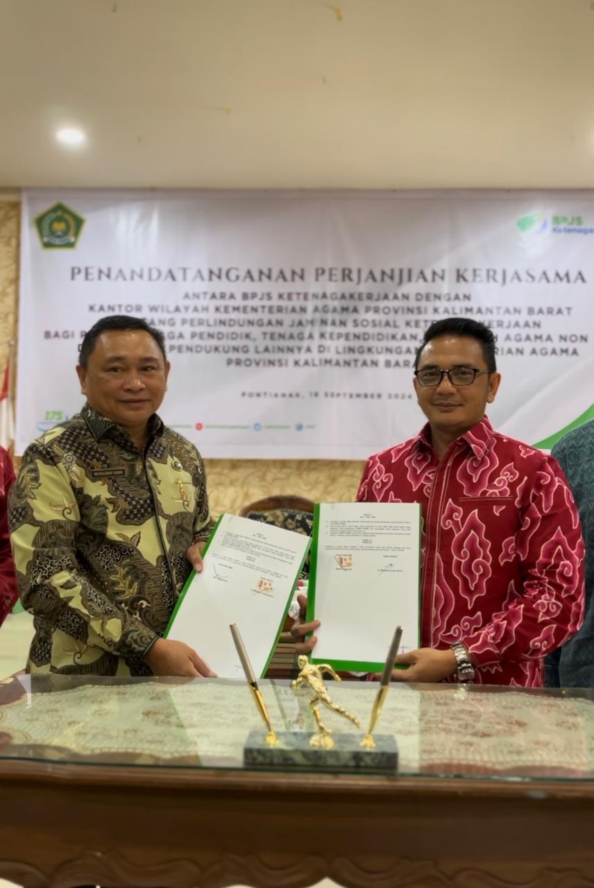 BPJS Ketenagakerjaan Kalimantan Barat saat membuat nota kesepahaman Perjanjian Kerjasama (PKS)  dengan Kemenag kalbar.