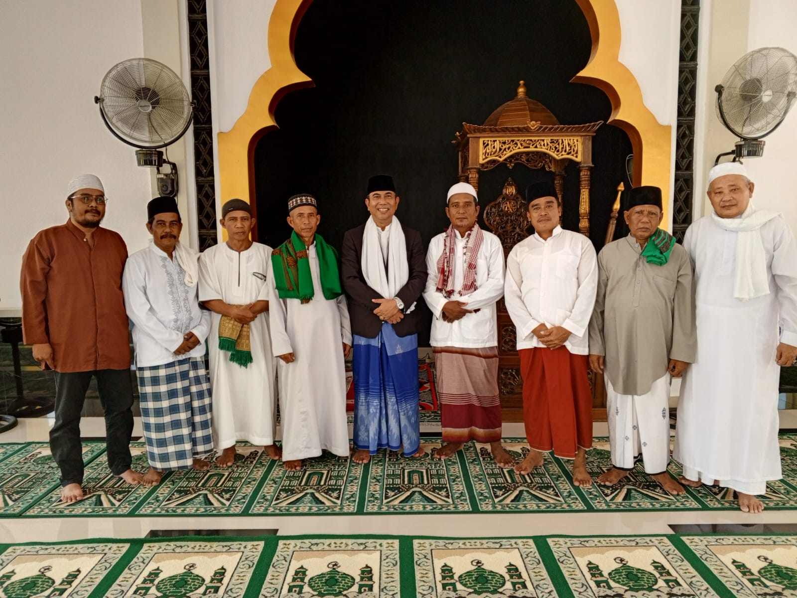 PERAN AKTIF: Penjabat Bupati Kayong Utara, Alfian, kembali menunjukkan kiprahnya di tengah masyarakat melalui peran aktif dalam kegiatan keagamaan.