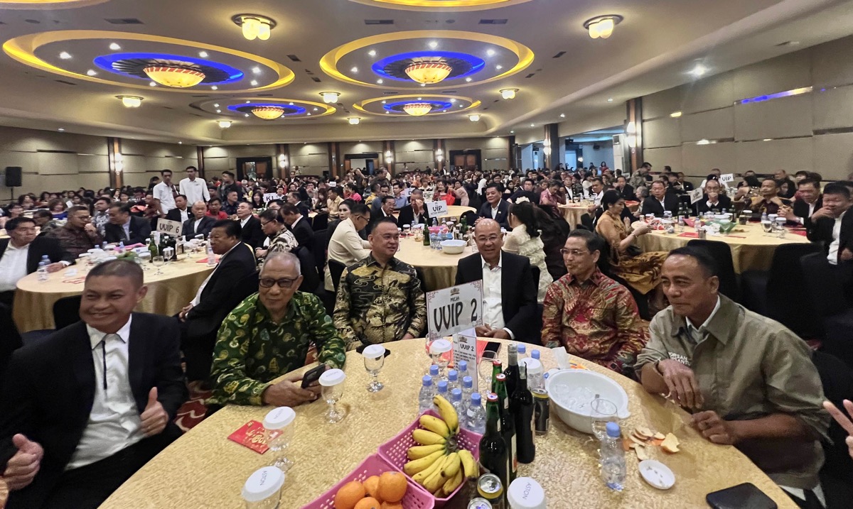 Calon Gubernur dan Wakil Gubernur Kalimantan Barat Ria Norsan dan Krisantus Kurniawan menghadiri Perayaan Hari Lahir Nabi Khonghucu 2575 tahun 2024 di Hotel Aston Pontianak yang digelar Yayasan Bhakti