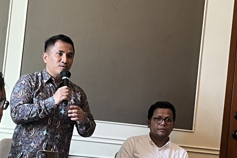 MEDIA BRIEFING: Leonardo AA Teguh Sambodo dalam Media Briefing Peluncuran Peta Jalan Hilirisasi Kelapa 2025-2045 di Jakarta, Jumat (27/9).