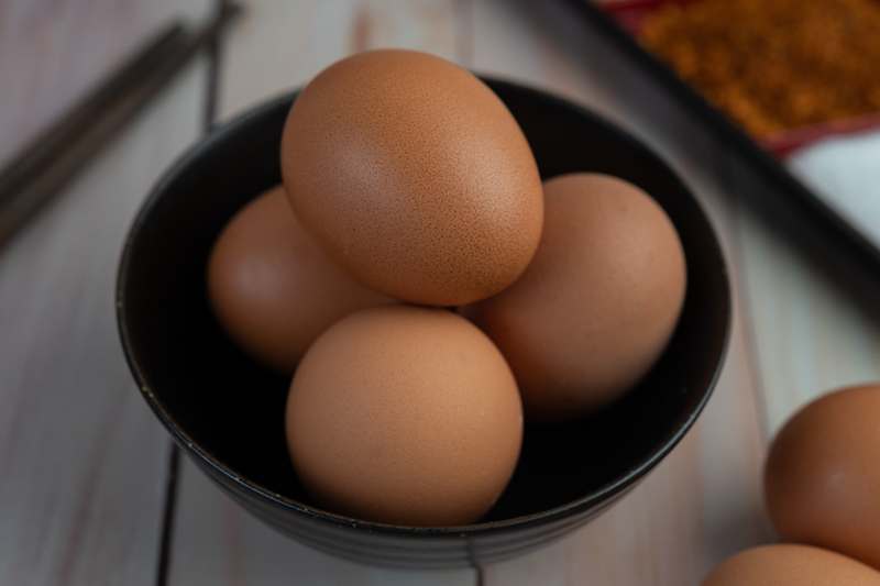 Ilustrasi telur rebus.