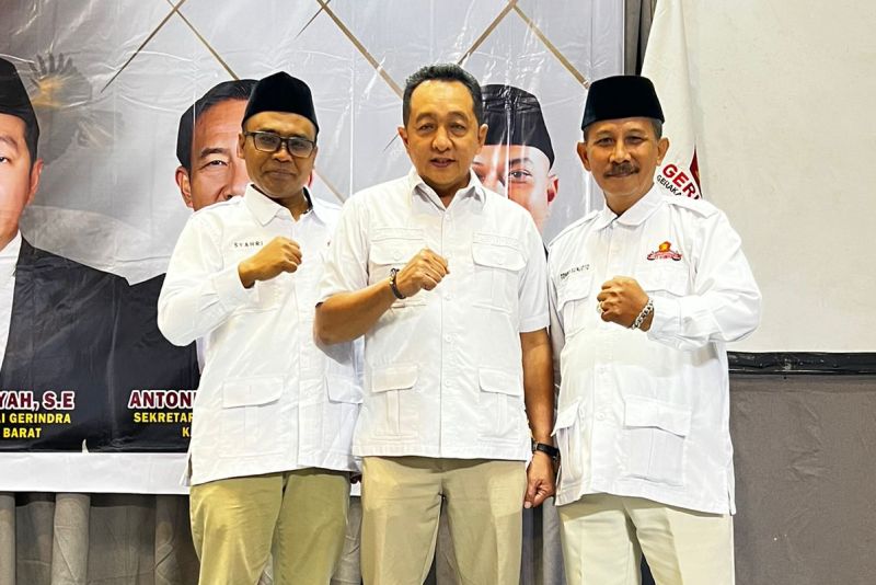 Anggota DPR RI Dapil Kalbar I Periode 2024-2029, Yuliansyah (tengah).