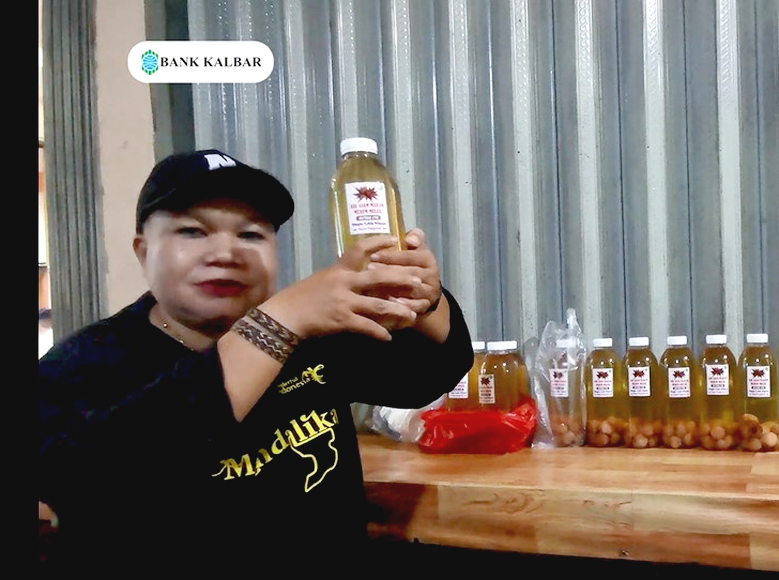 Sirup bermerek Merem Melek terbit dari buah maram.