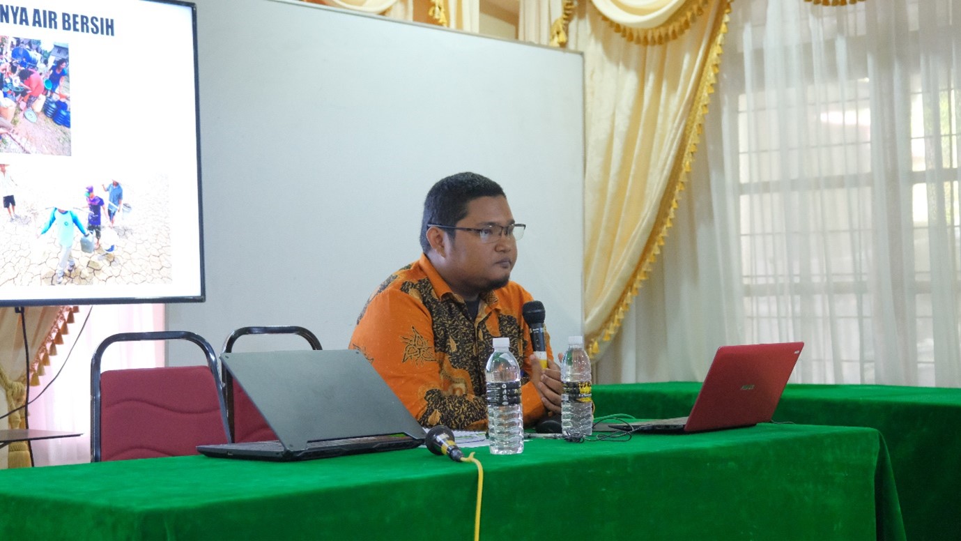 Ahmad Muhtadi,S.ST.,,M.T. saat memberikan materi pada pelaksanaan kegiatan PPM.