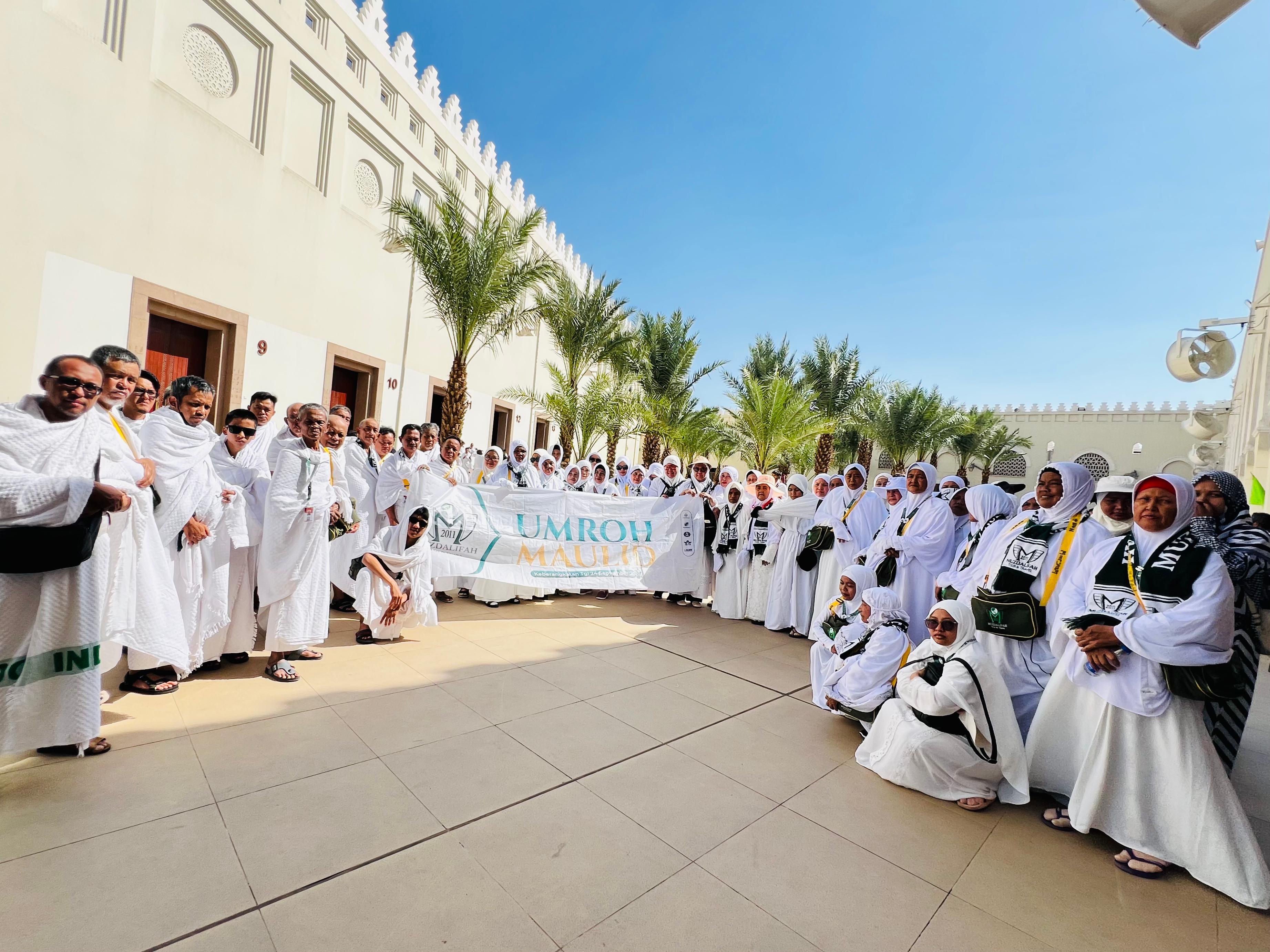 UMRAH: Jemaah Umrah PT Muzdalifah usai shalat sunnah sunnah dua rakaat sebelum berniat ihram di Bir Ali.