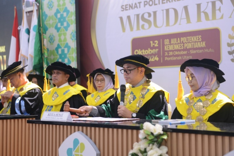 Poltekkes Kemenkes Pontianak melakukan wisuda ke-36 pada tahun 2024.
