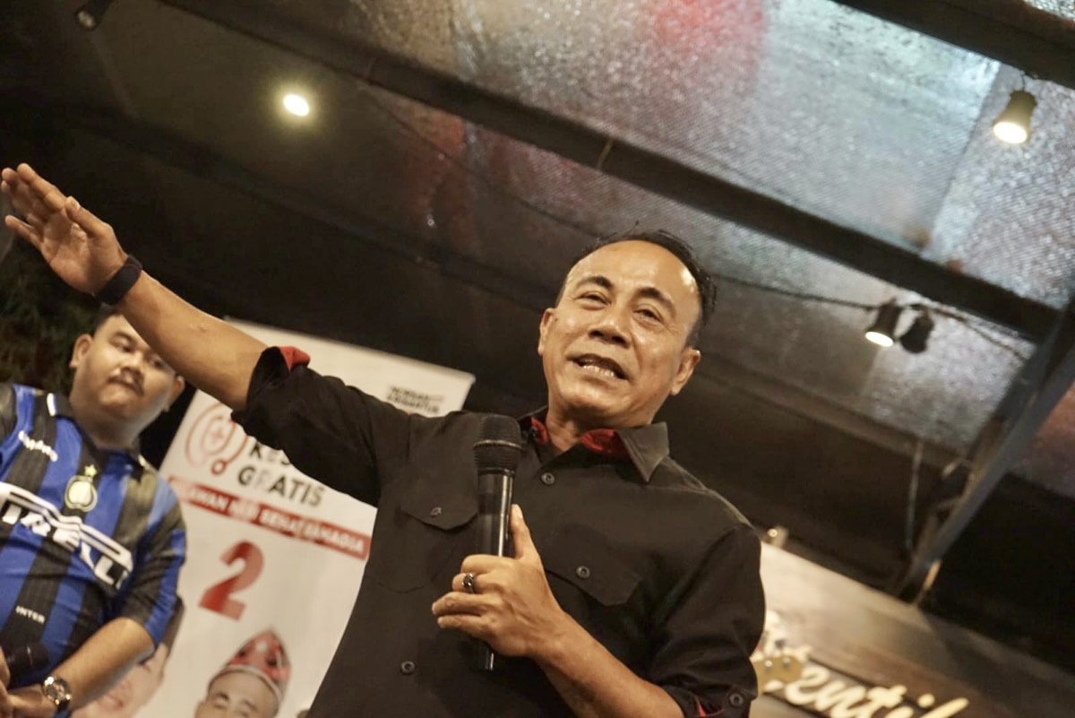 Calon Wakil Gubernur Kalbar, Krisantus Kurniawan menyampaikan gagasan di depan ratusan anak muda di Aming Coffee Pontianak.