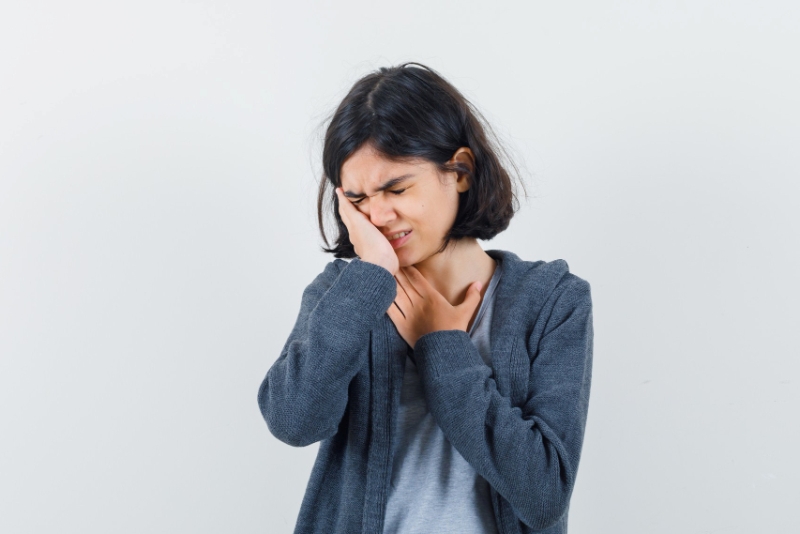 Ilustrasi pengidap sinuistis.