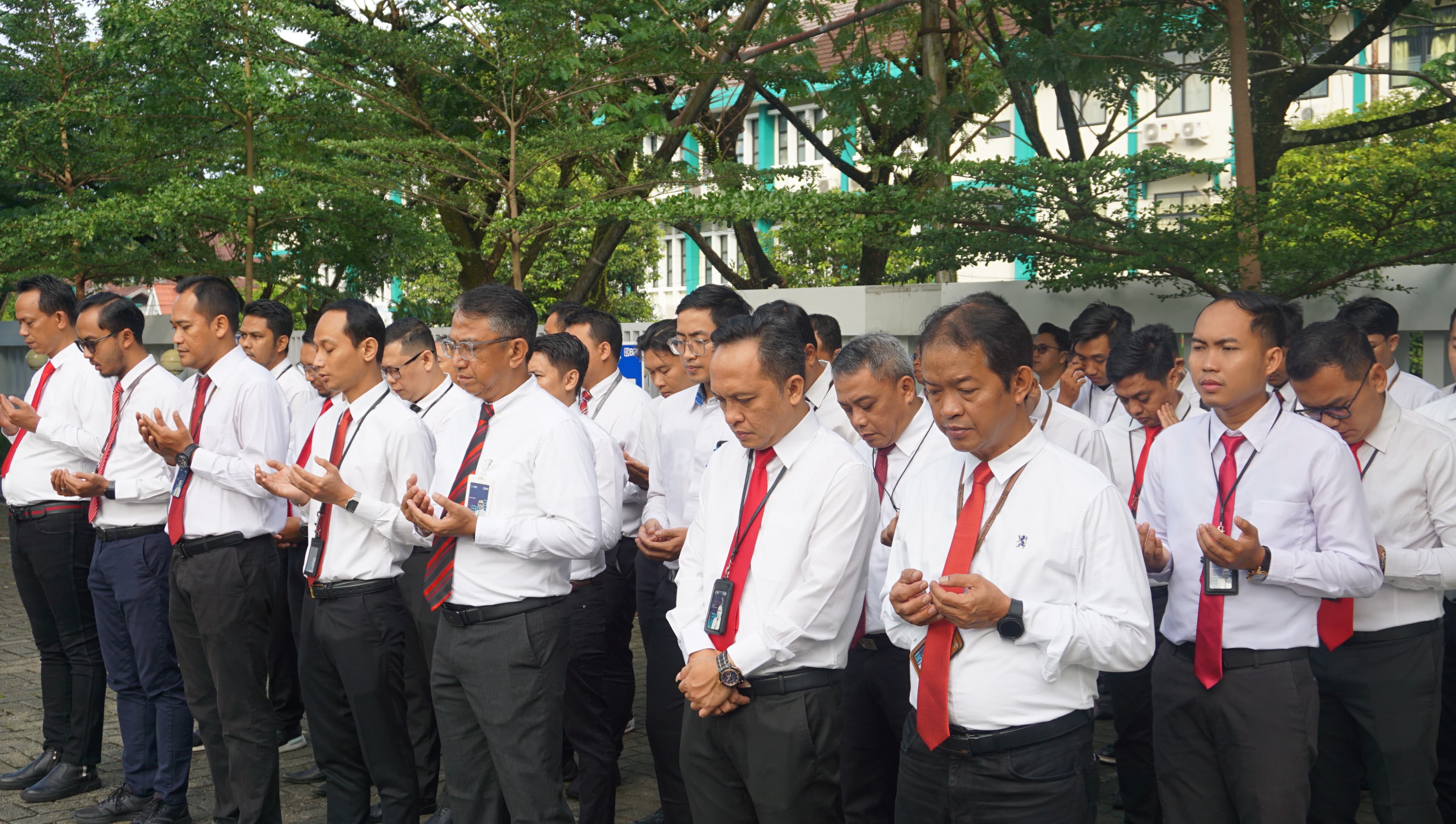 Bank Rakyat Indonesia (BRI) BO Pontianak saat menggelar upacara peringatan Hari Kesaktian Pancasila pada 1 Oktober 2024.