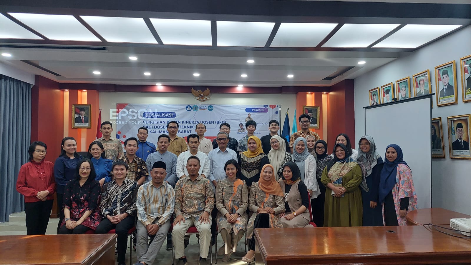 Sosialisasi pengisian beban kerja dosen (BKD) bagi dosen Politeknik di Kalimantan Barat di Kampus Politeknik Negeri Pontianak pada Jumat 20 September 2024 lalu.