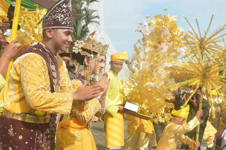 POSTARAKAN PENGANTIN: Festival Arakan Pengantin merupakan salah satu budaya Melayu di Pontianak, acara ini pertama kali digelar pada tahun 2011 dalam rangka hari jadi Kota Pontianak setiap 23 Oktober.