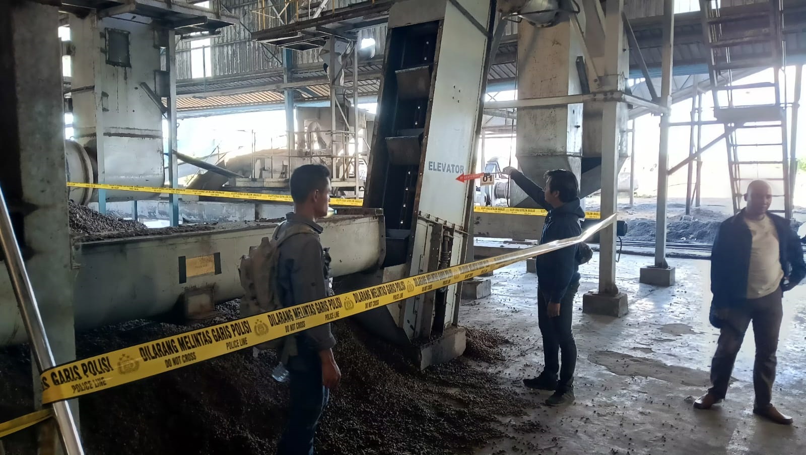 OLAH TKP: Tim Inafis Polres Kubu Raya melakukan olah TKP di PT Ichiko Agro lestari Kecamatan Kubu kabupaten Kubu Raya pada Kamis (3/10).