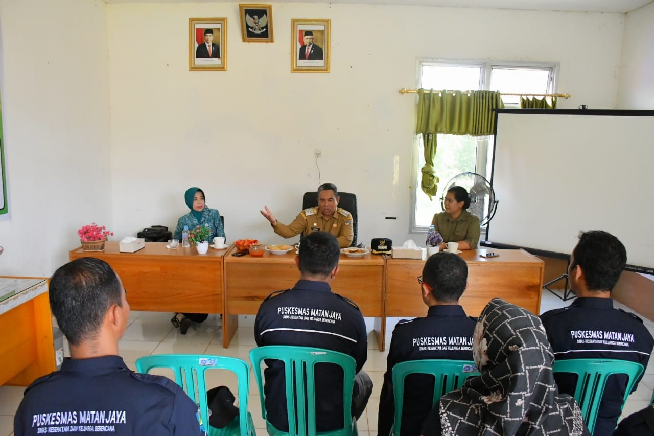 KUNKER: Bupati Kayong Utara, Alfian saat kunjungan kerja ke Puskesmas Matan Jaya, Desa Matan, Kecamatan Simpang Hilir, pada Kamis (3/10).