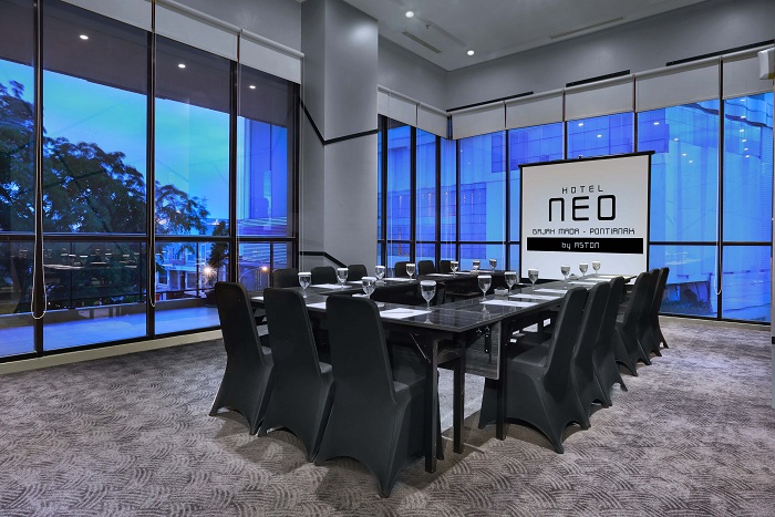 Meeting room Hotel Neo Gajah Mada Pontianak.