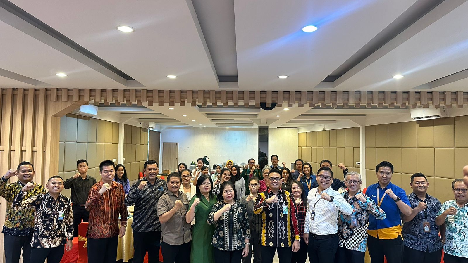 BPJS: Badan Penyelenggara Jaminan Sosial Ketenagakerjaan bersama BPR Kalbar saat meet up (pertemuan) pada Selasa, 8 Oktober 2024 .