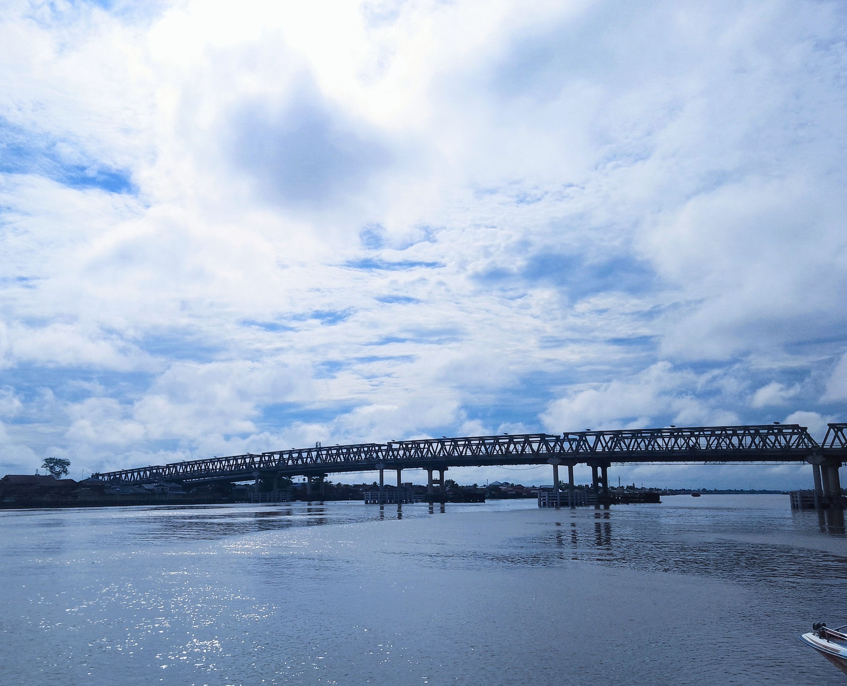 IKONIK: Jembatan Kapuas 1 merupakan bangunan ikonik bersejarah Kota Pontianak.