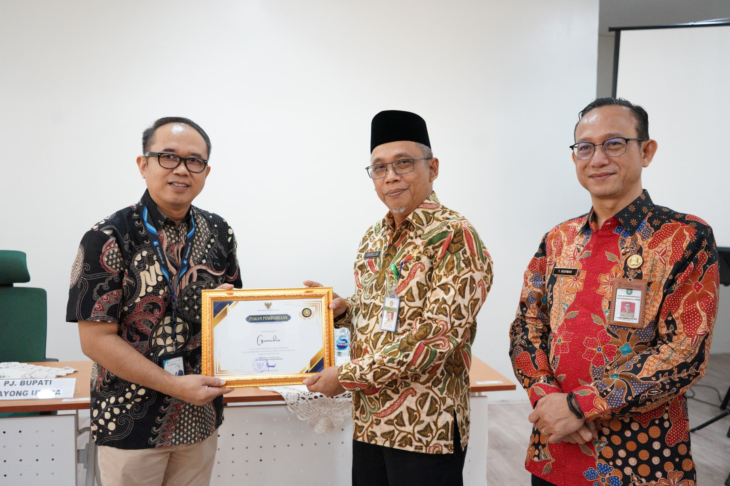 DISKON: Pemkot Pontianak gandeng 12 mitra usaha yang memberikan diskon khusus bagi pemegang KIA.