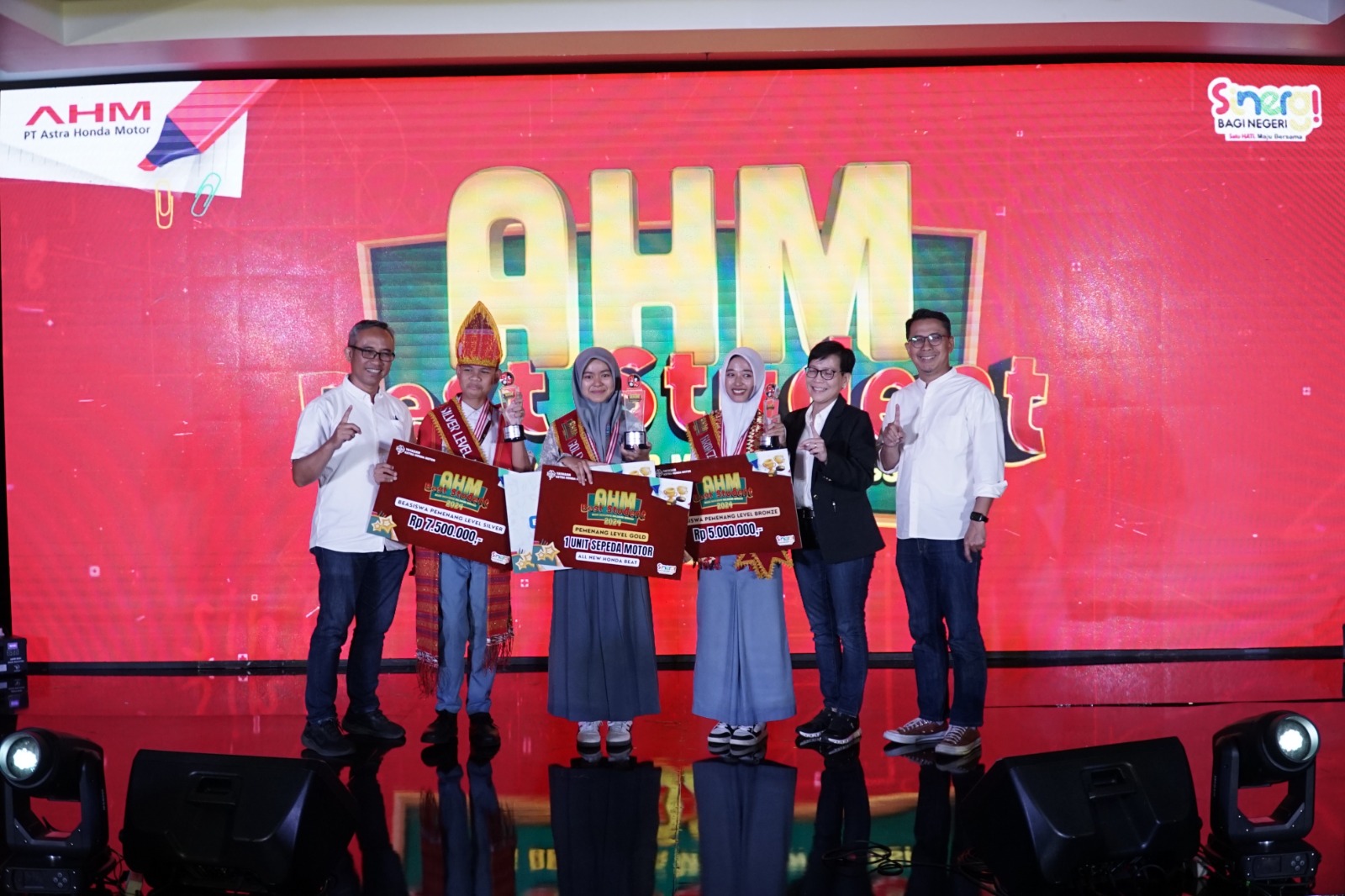 Para juara AHM Best Student 2024.