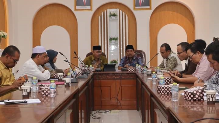 SANTRI: Kanwil Kemenag)Kalimantan Barat berkolaborasi dengan IAIN Pontianak berkolaborasi matangkan persiapan jelang perayaan Hari Santri Nasional yang akan berlangsung pada 22 hingga 24 Oktober 2024.