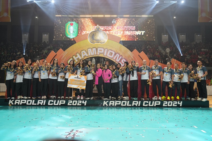 KAPOLRI CUP: Para juara Kapolri Cup 2024 foto bersama usai penyerahan hadiah.