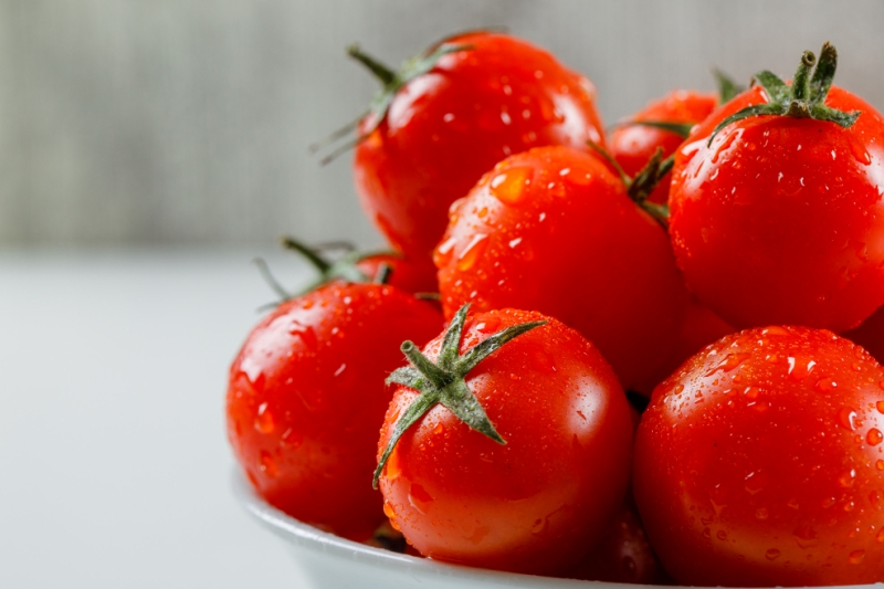 Ilustrasi tomat segar.