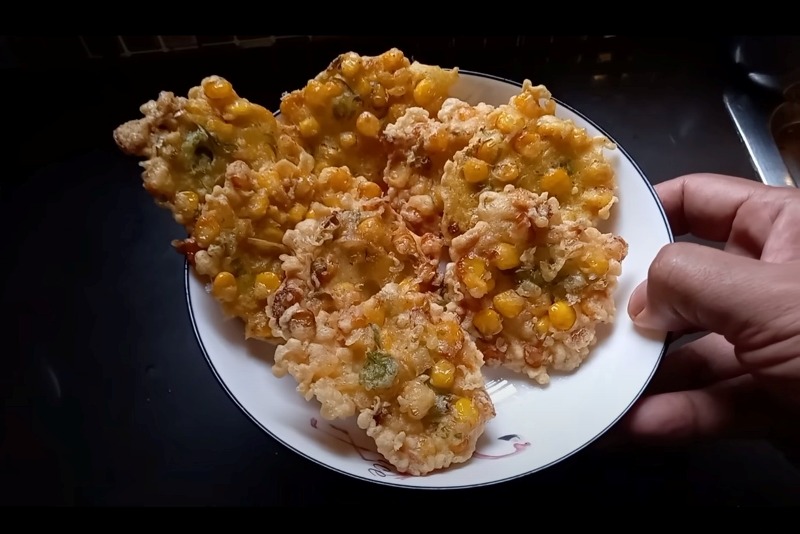 Bakwan jagung tanpa terigu.