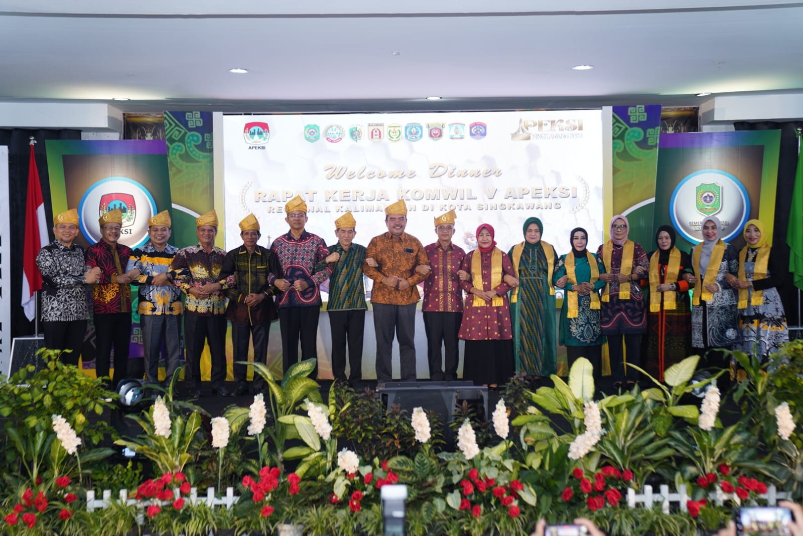 APEKSI: Para kepala daerah se-Kalimantan yang hadir pada welcome dinner menyambut peserta Raker Komwil V Apeksi Regional Kalimantan.