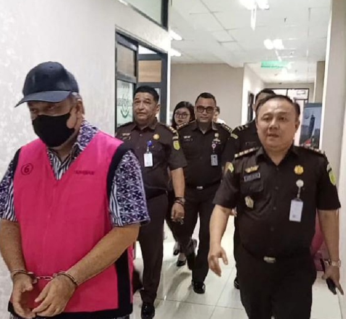 DITAHAN: Kejati Kalbar menahan MF, tersangka ketiga dugaan korupsi pengadaan tanah pembangunan kantor pusat salah satu bank di Kalbar.