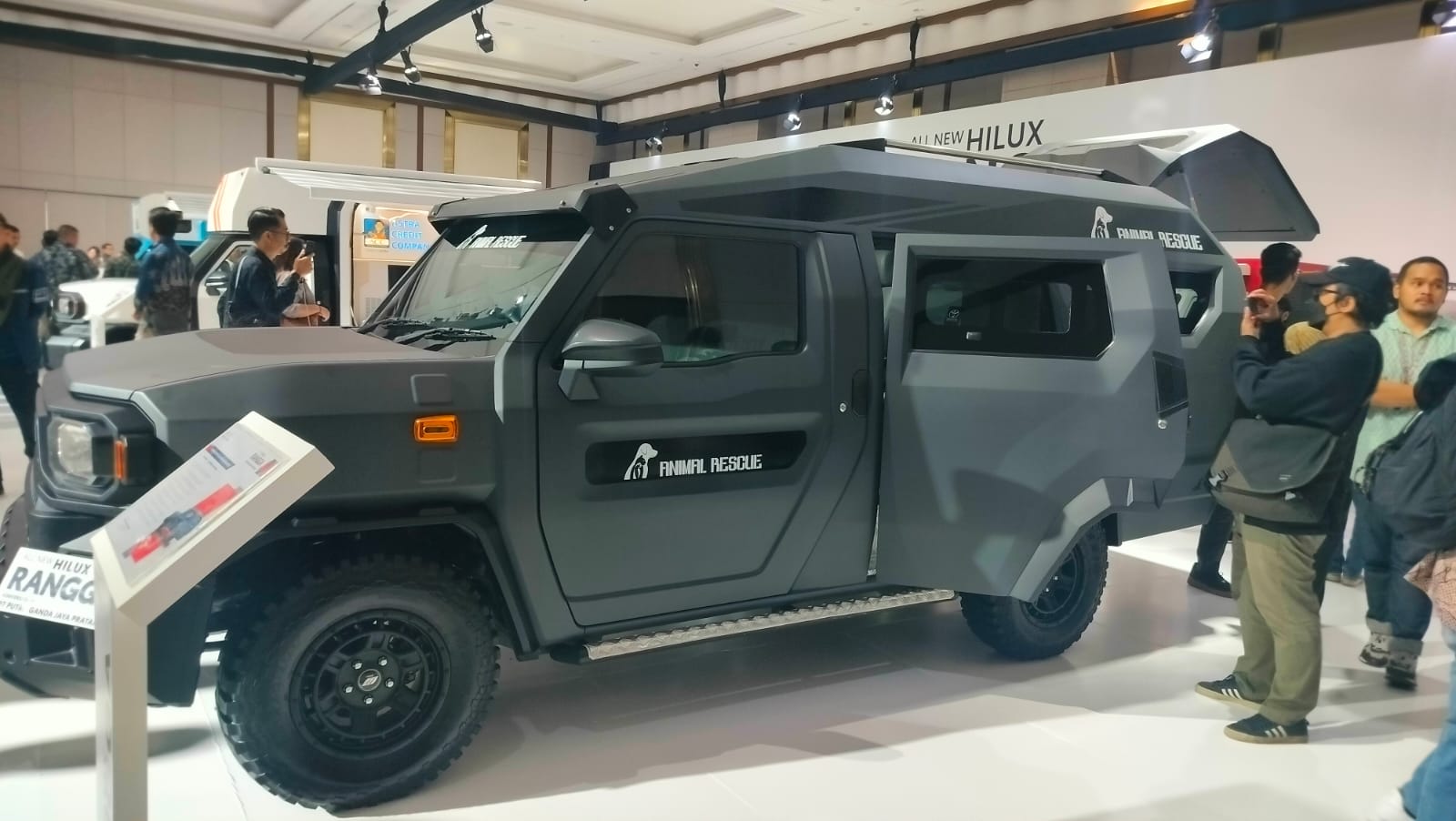 Toyota Hilux Rangga versi SUV.