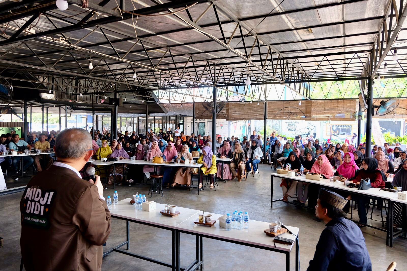 Sutarmidji saat menyampaikan visi misi pembangunan Kalbar untuk lima tanun ke depan.