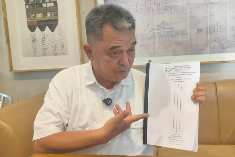 Kuasa hukum ketiga tersangka, Herawan Utoro.