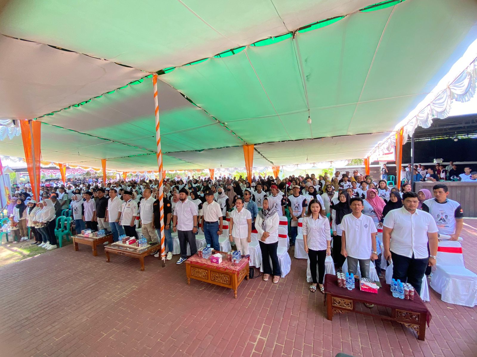 LANTIK : Ribuan relawan dilantik langsung oleh Cabup Ketapang nomor urut 2, Alexander Wilyo.