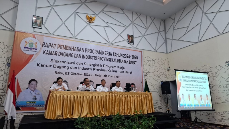 Rapat pembahasan Program Kerja Tahun 2024-2025 Kadin Kalbar di Hotel Ibis Pontianak pada Rabu (23/10).