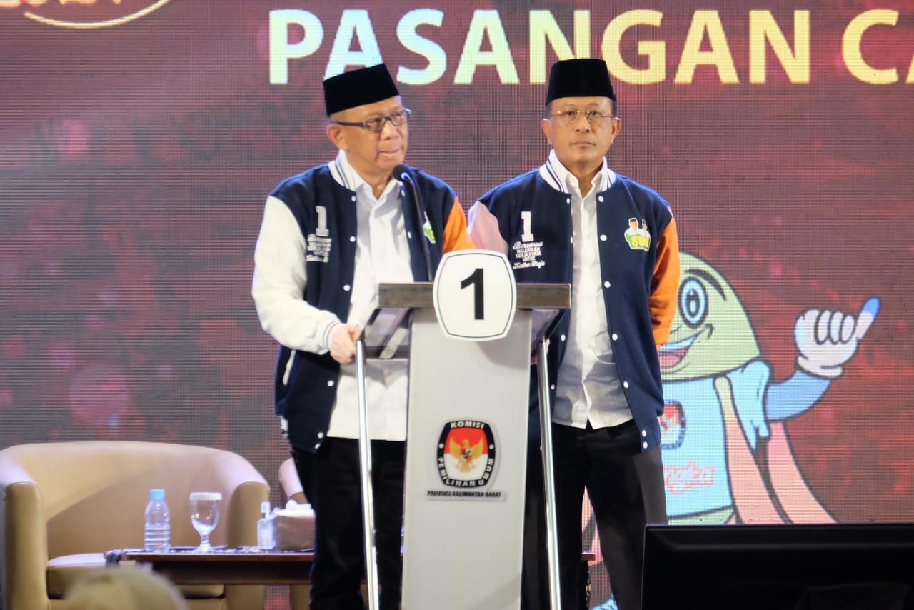 DEBAT : Paslon Gubernur dan Wakil Gubernur Kalbar nomor urut 1, Sutarmidji dan Didi Haryono saat menjalani debat publik perdana Pilgub Kalbar 2024.