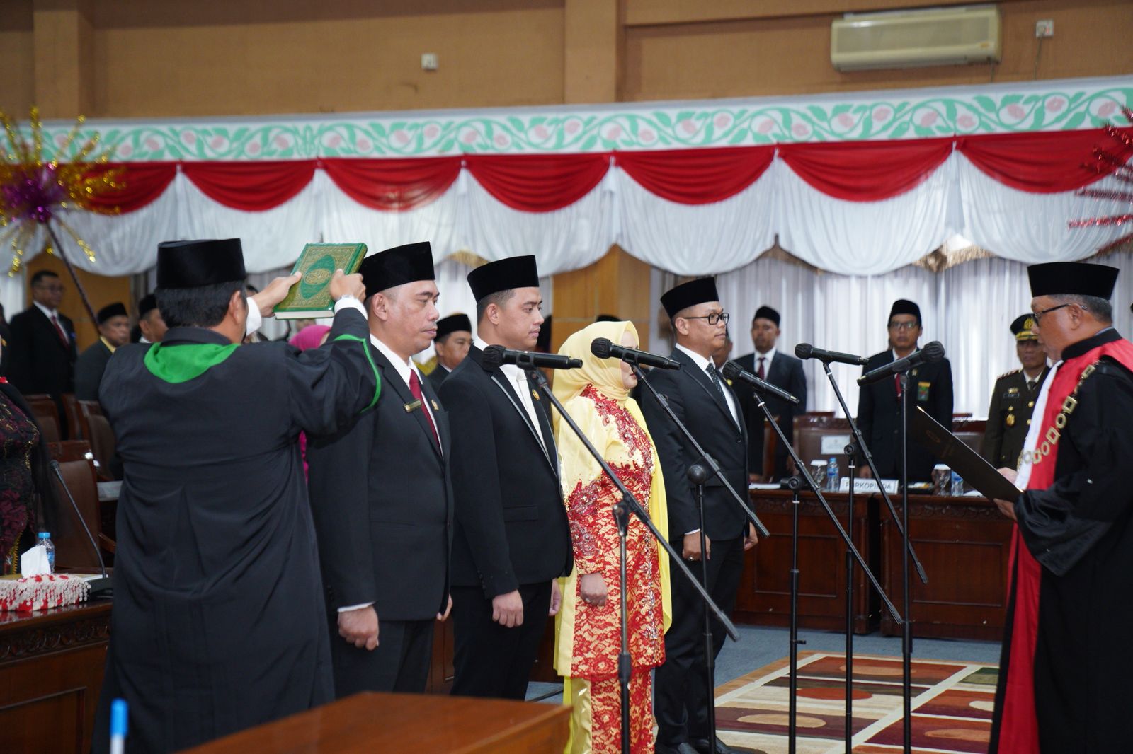 PIMPINAN: Satarudin kembali menjabat Ketua DPRD Kota Pontianak.