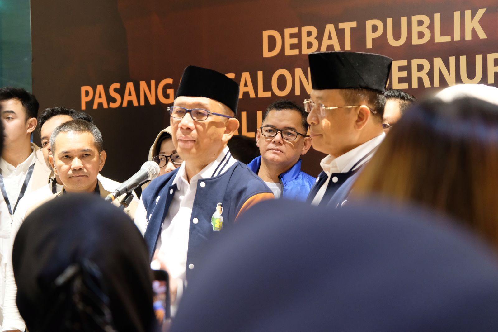 DEBAT : Paslon Gubernur dan Wakil Gubernur Kalbar nomor urut 1, Sutarmidji dan Didi Haryono memberikan keterangan kepada awak media usai debat publik perdana Pilgub Kalbar 2024.