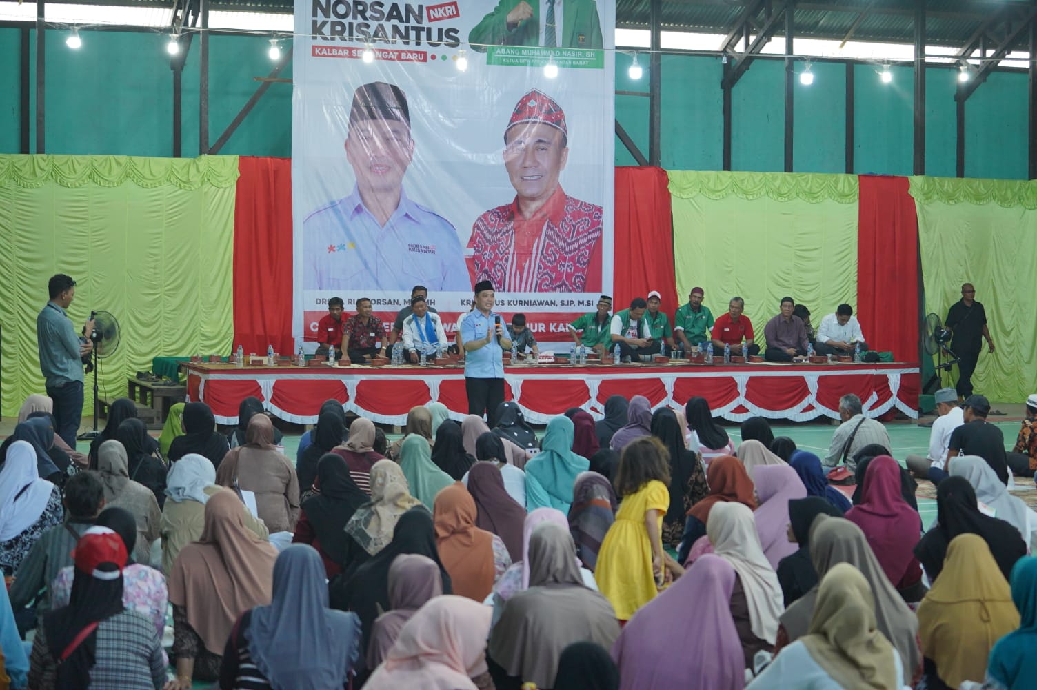 Ria Norsan saat di Kabupaten Kapuas Hulu, berlanjut di Desa Tepuai, Kecamatan Hulu Gurung, Sabtu (26/10/2024) sore.