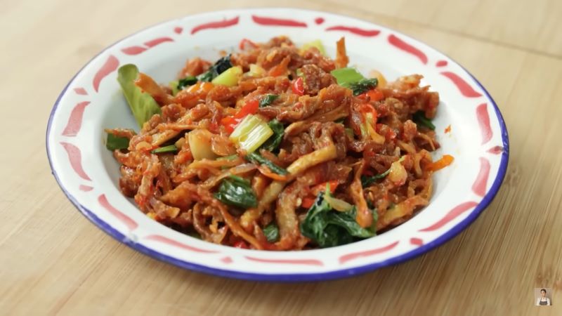Resep Jamur Tiram Tumis Kemangi Pedas ala Chef Devina Hermawan.