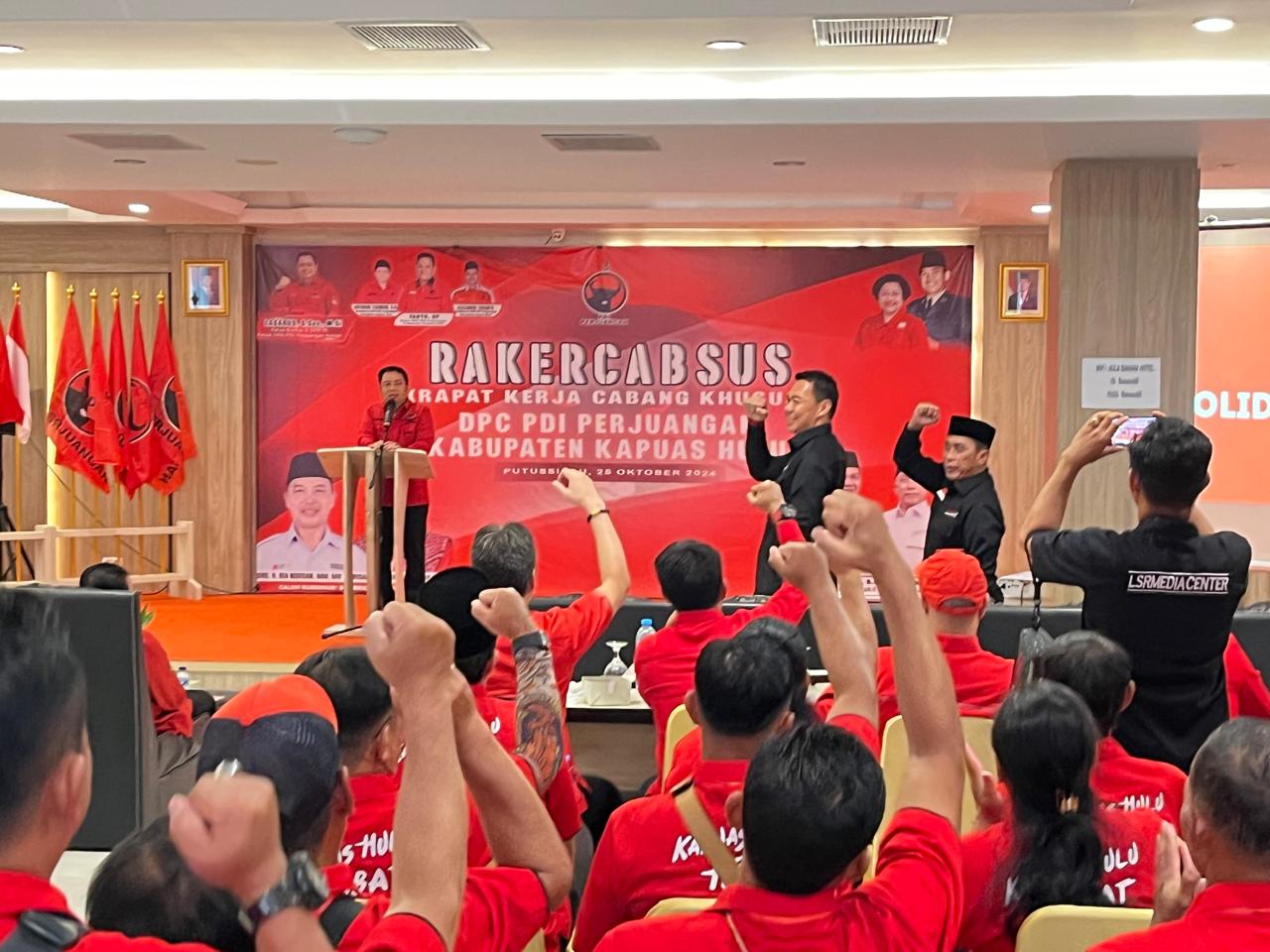 Lasarus, Ketua PDIP Provinsi Kalimantan Barat dalam Rakercab PDIP di Kabupaten Kapuas Hulu, Putussibau, Jumat, 25 Oktober 2024.