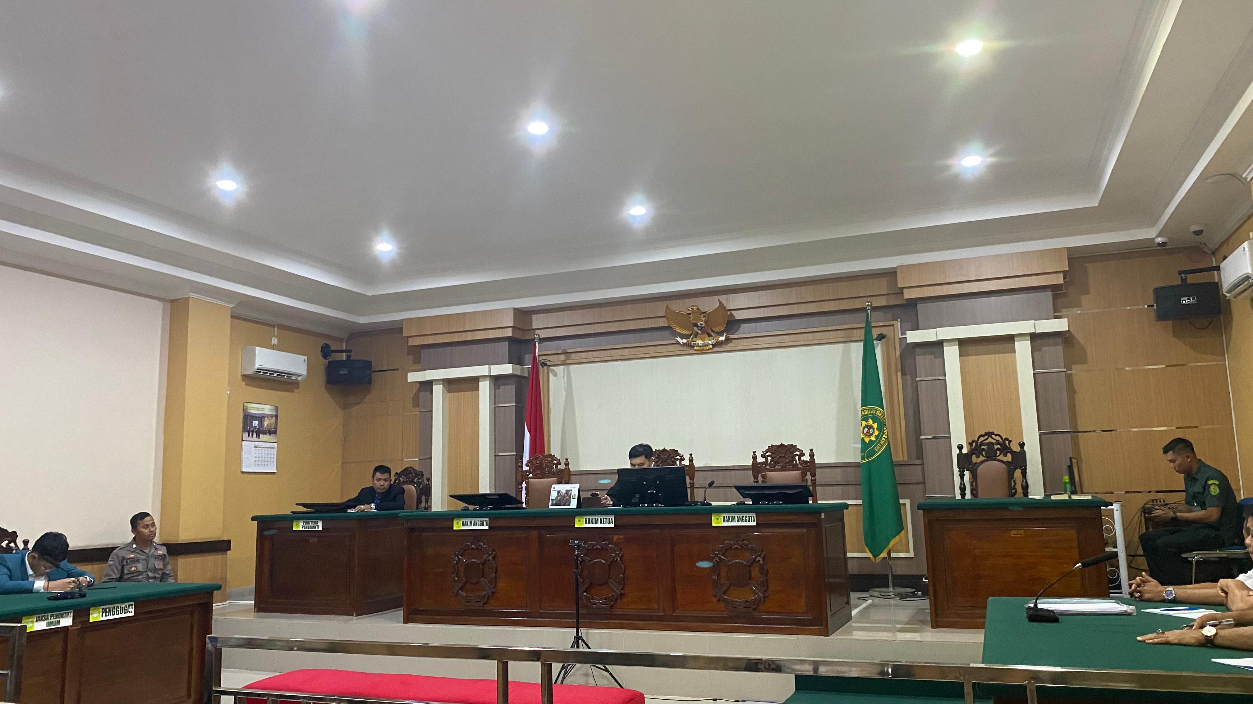 Suasana sidang pembacaan putusan praperadilan di PN Singkawang, Senin (28/10).