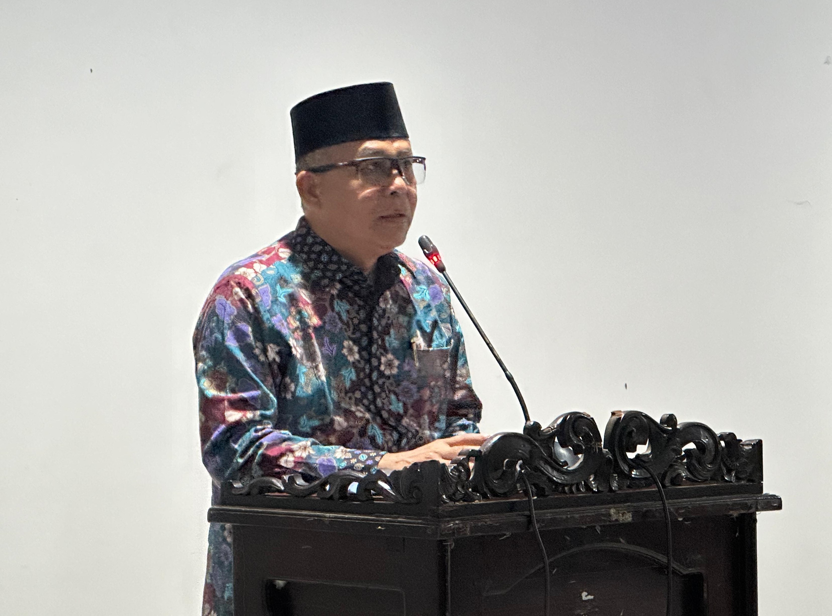 PENUTUPAN: Ikhawan Pohan saat memberikan sambutannya pada penutupan TC MTQ.