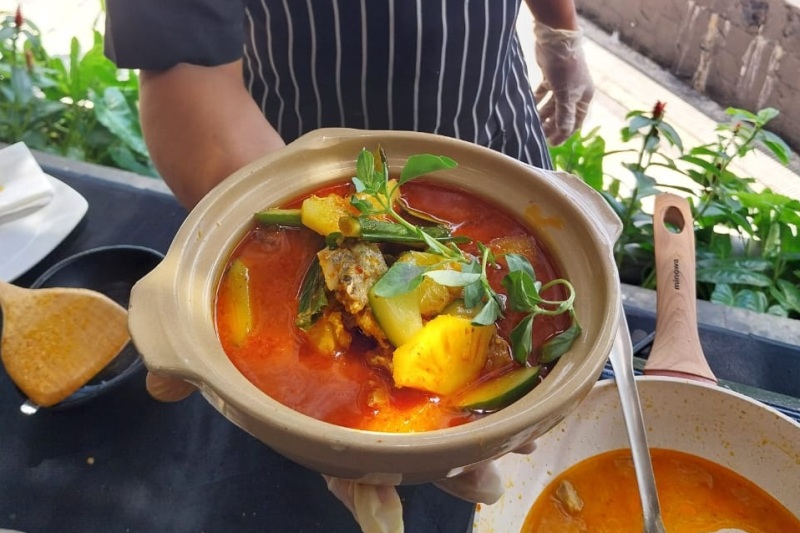 Ikan asam pedas khas Pontianak ala Chef Eko Susanto Aston Hotel Pontianak.