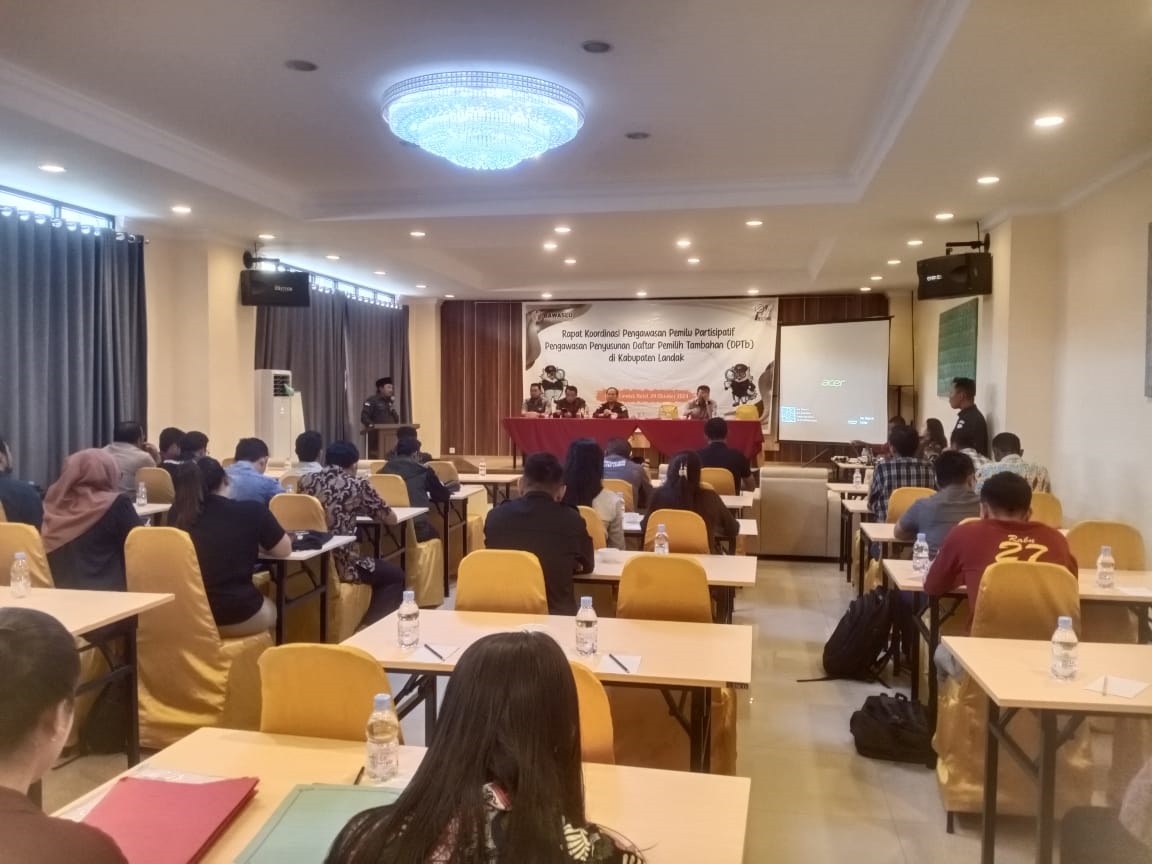 RAKOR: Bawaslu Kabupaten Landak saat menggelar Rakor Pengawasan Pemilu Partisipatif&nbsp; dalam rangka pengawasan penyusunan DPTb.