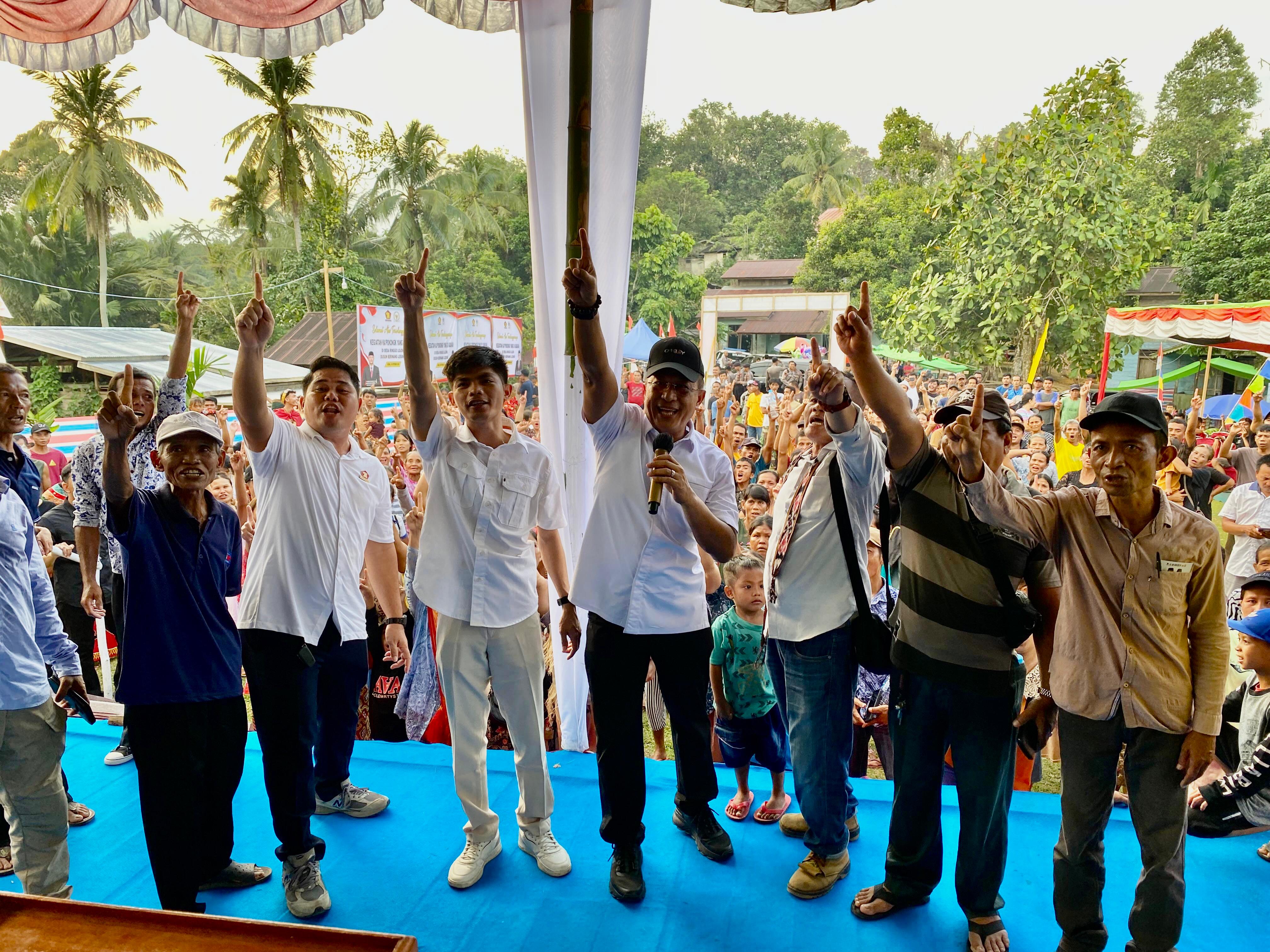 BERSAMA : Cawagub Kalbar nomor urut 1, Didi Haryono foto bersama saat menghadiri menghadiri Ka