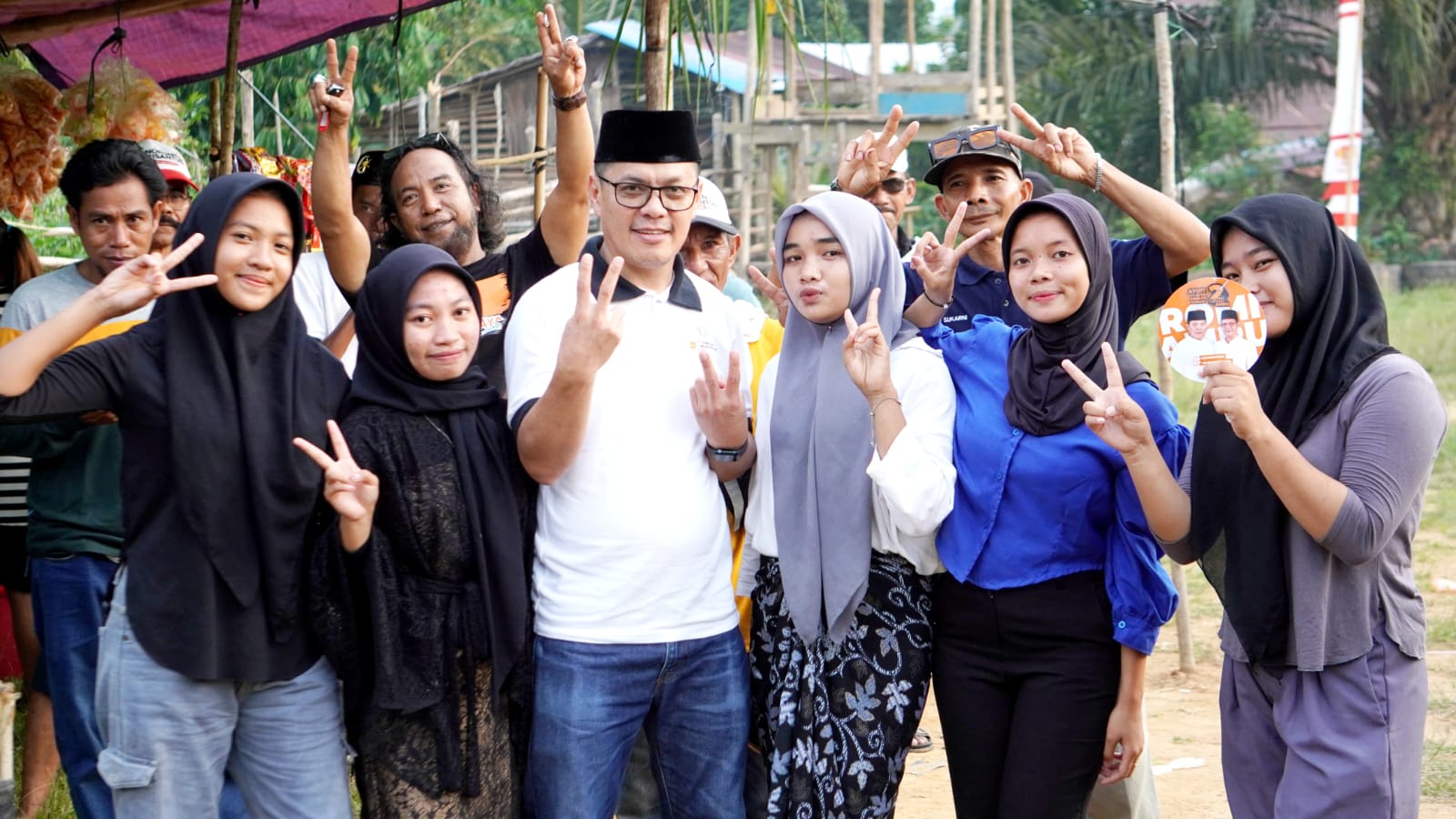 Dukungan dan komitmen pemenangan pada Calon Bupati Kayong Utara, Romi Wijaya dari kaum Milenial, Gen-Z, semakin masif.