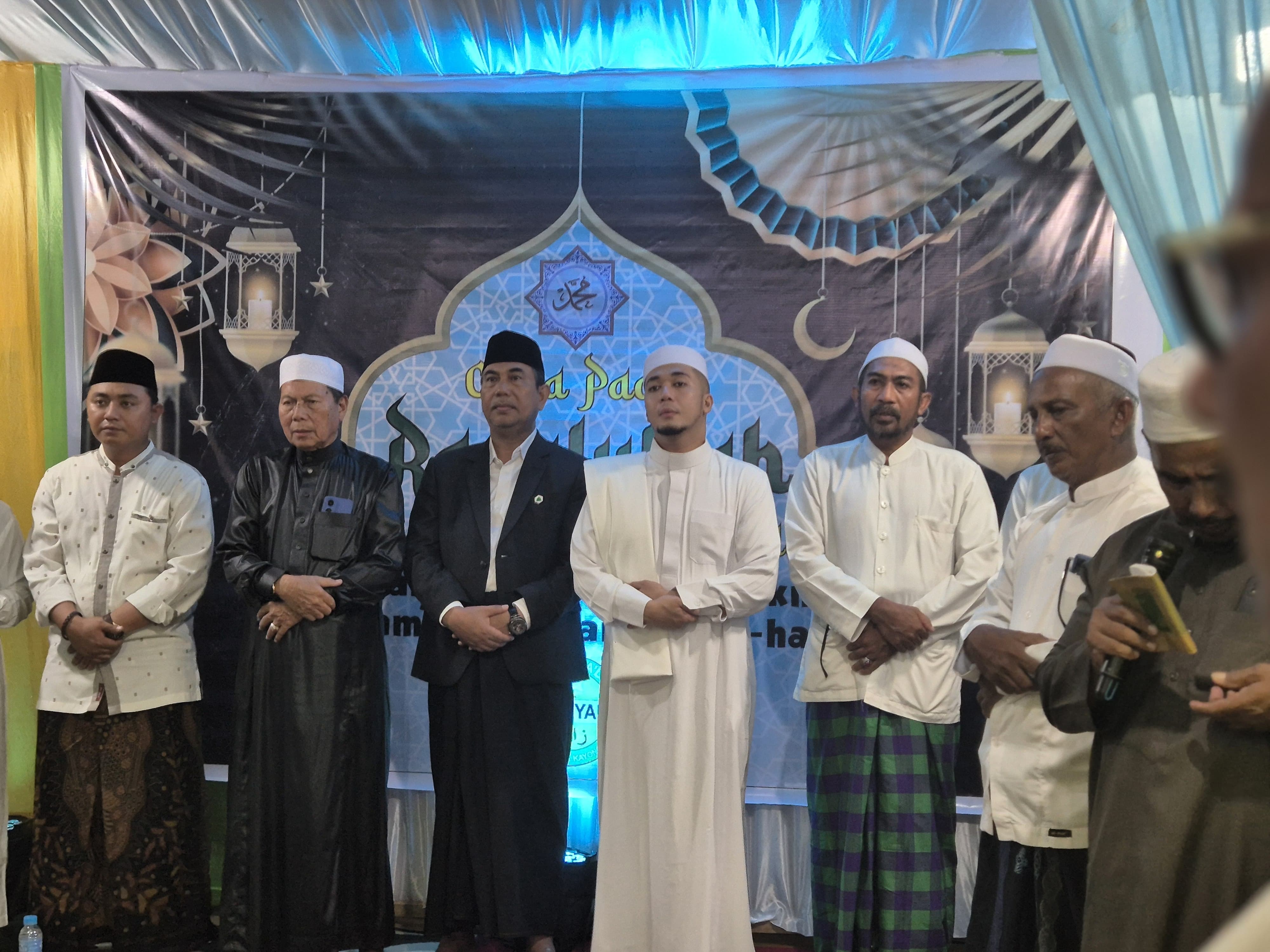 HADIR: Peringatan Maulid diselenggarakan oleh Majelis Taklim Zawiyah Sukadana.