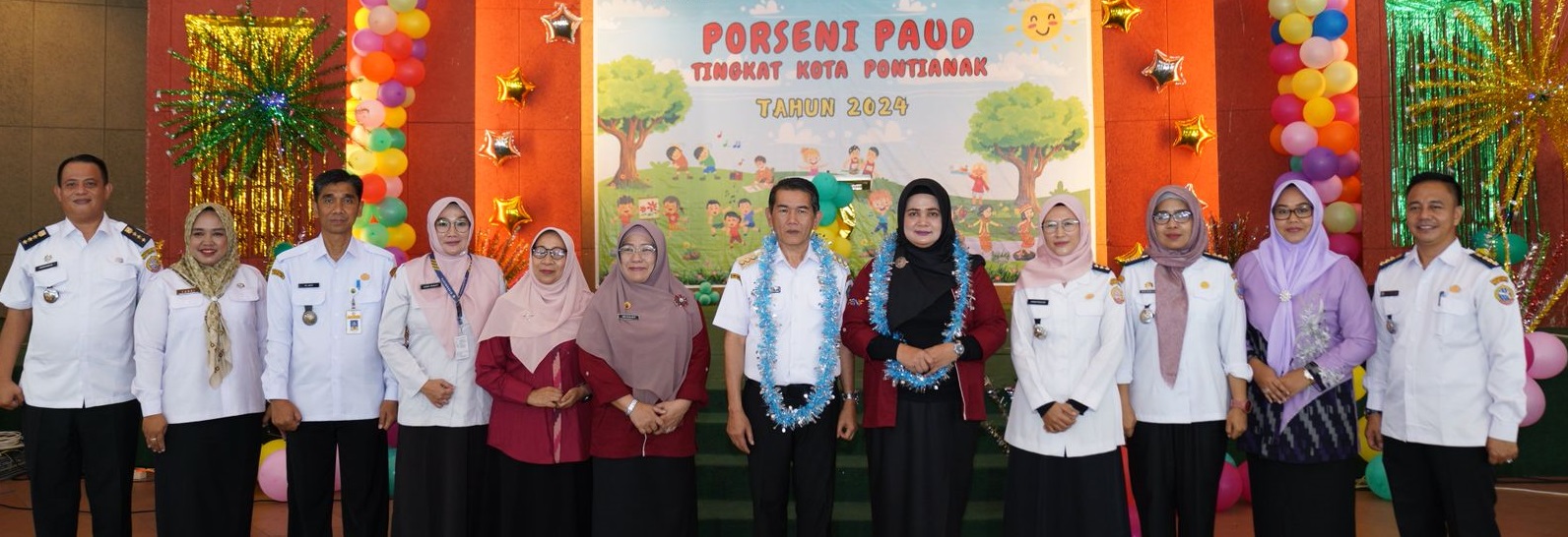 PORSENI: Pj Wali Kota Pontianak Ani Sofian bersama jajaran Dinas Pendidikan dan Kebudayaan Kota Pontianak saat pembukaan Porseni PAUD Tingkat Kota Pontianak.